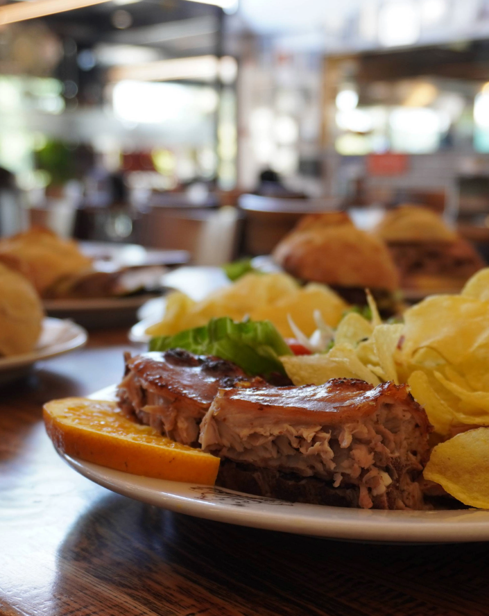 O Cabeças O Melhor Leitão em Forno de Lenha